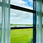 펜션 湖景度假屋lakeview Vacation 벨투르벳