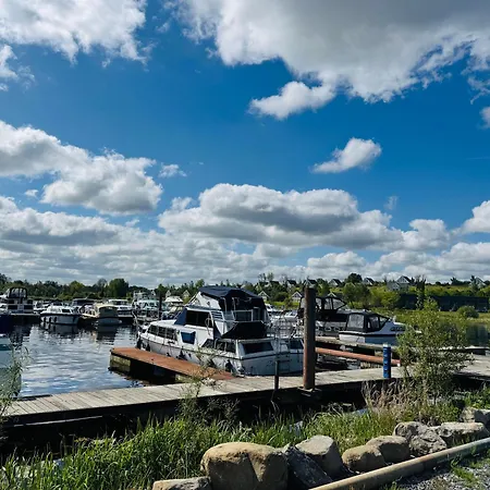 Σπίτι διακοπών 湖景度假屋lakeview Vacation Belturbet