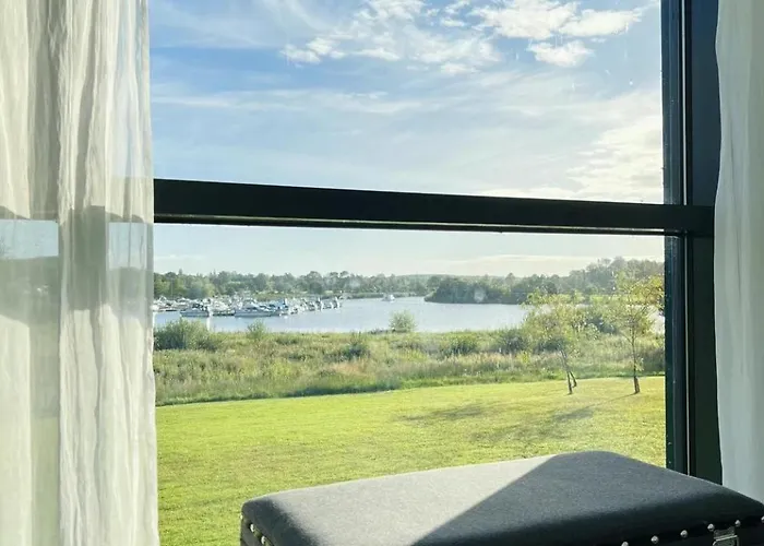 湖景度假屋lakeview Vacation Дом отдыха Белтёрбет