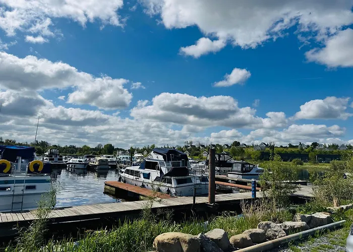 Сasa de vacaciones 湖景度假屋lakeview Vacation Belturbet